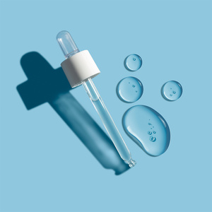 Nawilżające serum poprawiające napięcie z 3% kwasu hialuronowego, 5% kompleksu aminokwasów i 15% kompleksu peptydów biomimetycznych – 15 ml